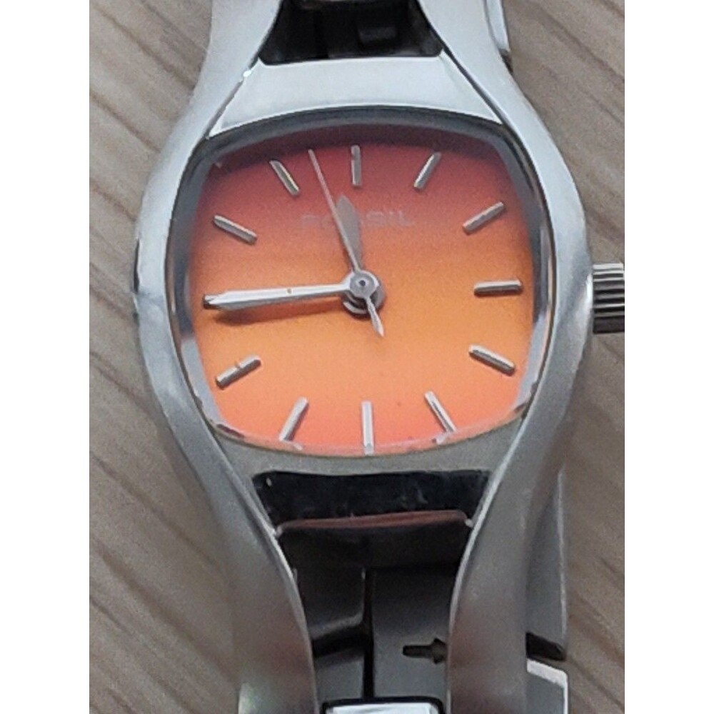 Fossil F2 Wristwatch Women's Red Dial ES-9705  1109 10‎ Movement